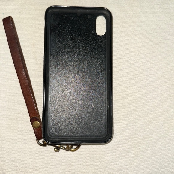 Holtz Leather iPhone 10x max. With wrist strap. Excellent condition. - Picture 6 of 9
